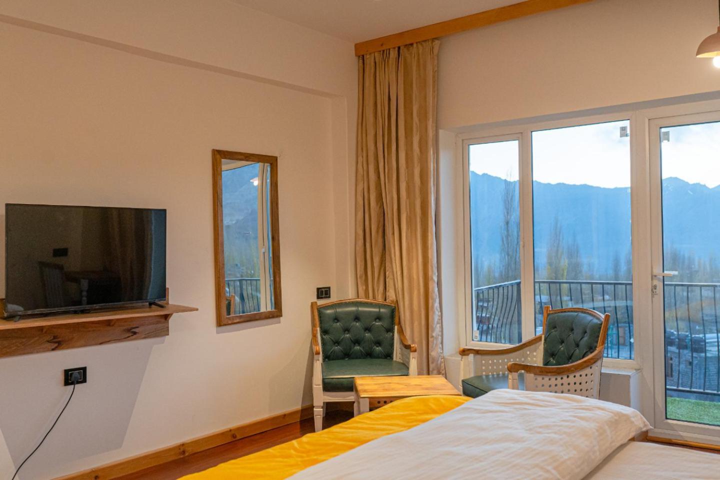 Hotel El Castello Leh Esterno foto